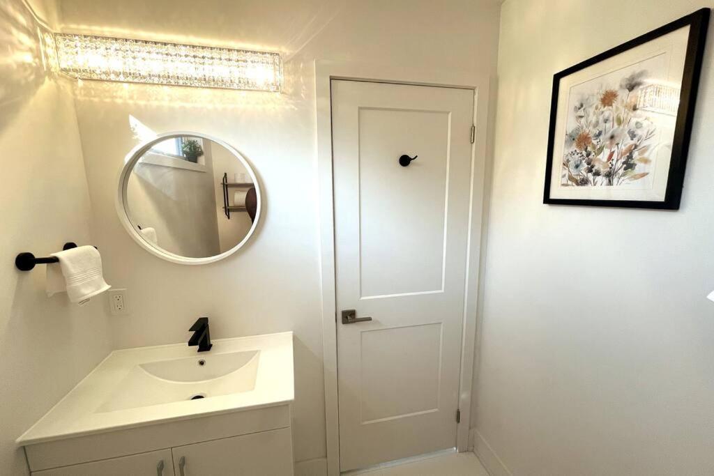 Exquisite, Bright & Modern Condo. شلالات نياغارا المظهر الخارجي الصورة